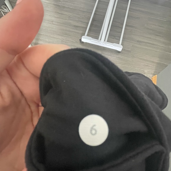 Lululemon 2” wunder under shorts black - Picture 3 of 3